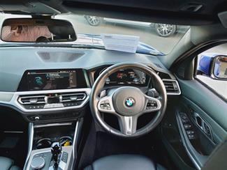 2020 BMW 330e - Thumbnail