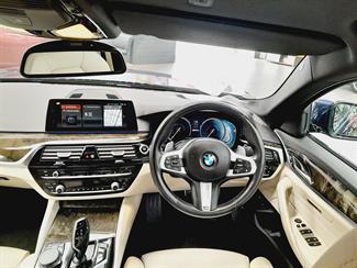 2019 BMW 530e - Thumbnail