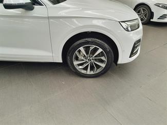 2021 Audi Q5 - Thumbnail