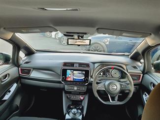 2022 Nissan Leaf - Thumbnail