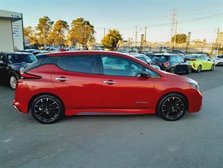 2022 Nissan Leaf - Thumbnail
