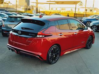 2022 Nissan Leaf - Thumbnail