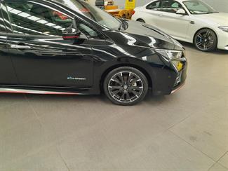 2018 Nissan Leaf - Thumbnail