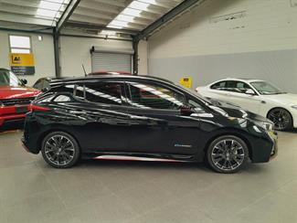 2018 Nissan Leaf - Thumbnail