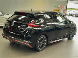 2018 Nissan Leaf - Thumbnail