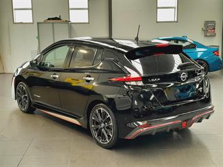 2018 Nissan Leaf - Thumbnail