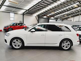 2017 Audi Q7 - Thumbnail