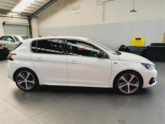 2018 Peugeot 308 - Thumbnail