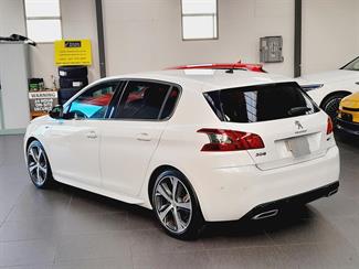 2018 Peugeot 308 - Thumbnail