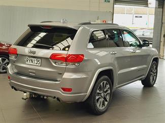 2017 Jeep Grand Cherokee - Thumbnail