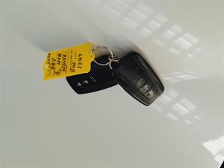 2020 Toyota RAV4 - Thumbnail