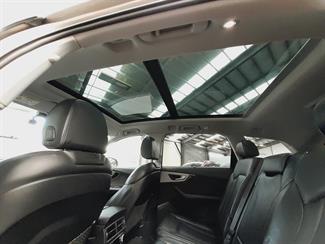 2017 Audi Q7 - Thumbnail