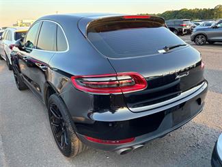 2018 Porsche Macan - Thumbnail