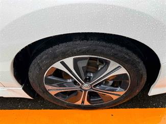 2018 Nissan Leaf - Thumbnail