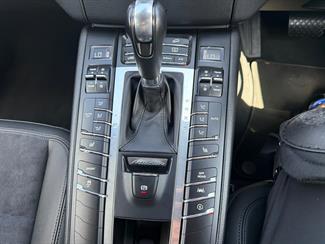 2017 Porsche Macan - Thumbnail