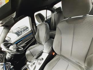 2016 BMW 330e - Thumbnail