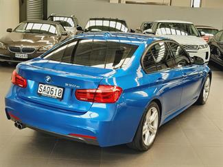 2016 BMW 330e - Thumbnail