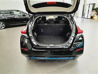 2018 Nissan Leaf - Thumbnail