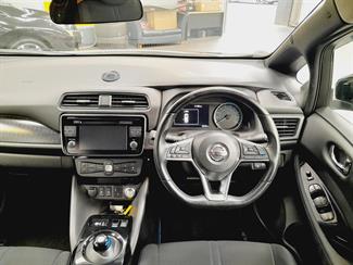 2018 Nissan Leaf - Thumbnail