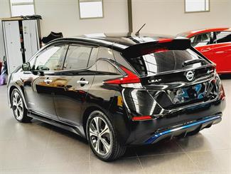 2018 Nissan Leaf - Thumbnail