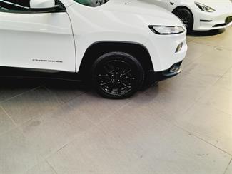 2016 Jeep Cherokee - Thumbnail