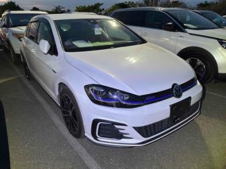 2018 Volkswagen Golf - Thumbnail