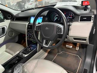 2016 Land Rover Discovery Sport - Thumbnail