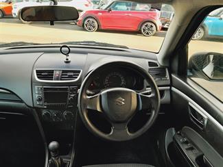 2017 Suzuki Swift - Thumbnail