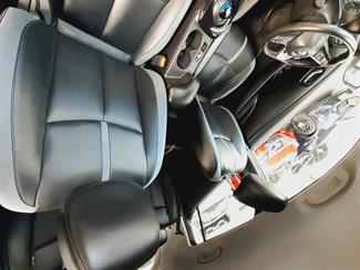 2019 Nissan Leaf - Thumbnail