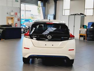 2019 Nissan Leaf - Thumbnail