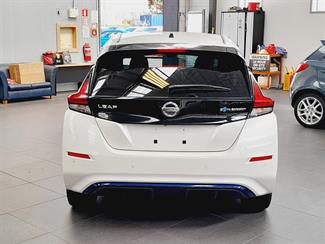 2019 Nissan Leaf - Thumbnail