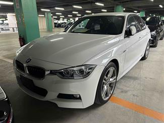 2016 BMW 330e - Thumbnail