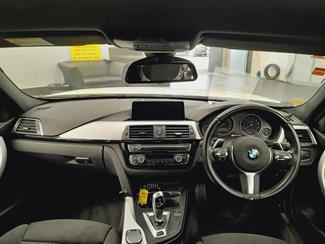 2016 BMW 330e - Thumbnail