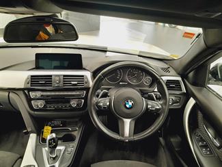 2016 BMW 330e - Thumbnail