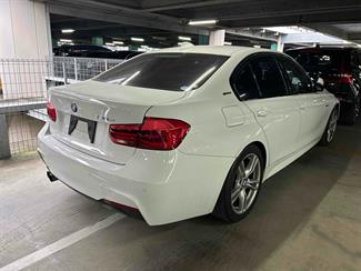 2016 BMW 330e - Thumbnail
