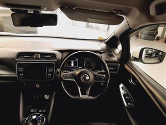 2019 Nissan Leaf - Thumbnail