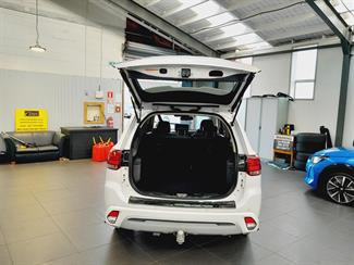 2018 Mitsubishi Outlander - Thumbnail