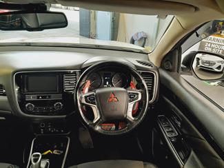 2018 Mitsubishi Outlander - Thumbnail
