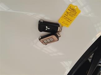 2018 Mitsubishi Outlander - Thumbnail