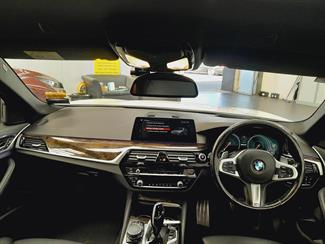 2017 BMW 530e - Thumbnail