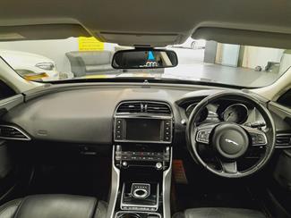 2015 Jaguar XE - Thumbnail
