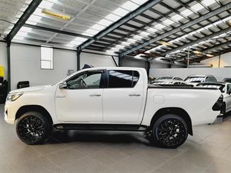 2017 Toyota Hilux - Thumbnail