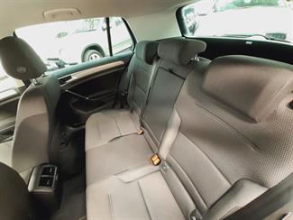 2016 Volkswagen Golf - Thumbnail