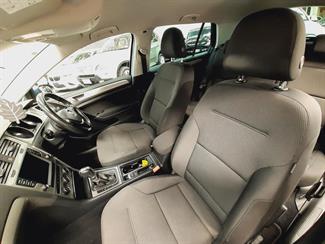 2016 Volkswagen Golf - Thumbnail