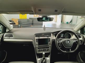 2016 Volkswagen Golf - Thumbnail