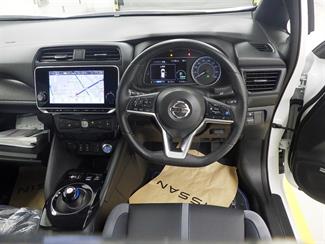 2021 Nissan Leaf - Thumbnail