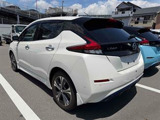 2021 Nissan Leaf - Thumbnail