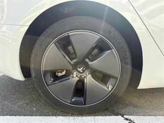 2022 Tesla Model 3 - Thumbnail