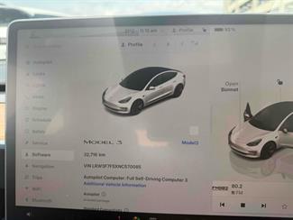 2022 Tesla Model 3 - Thumbnail