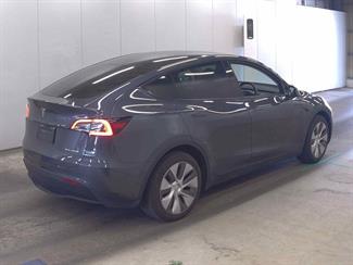 2024 Tesla Model Y - Thumbnail